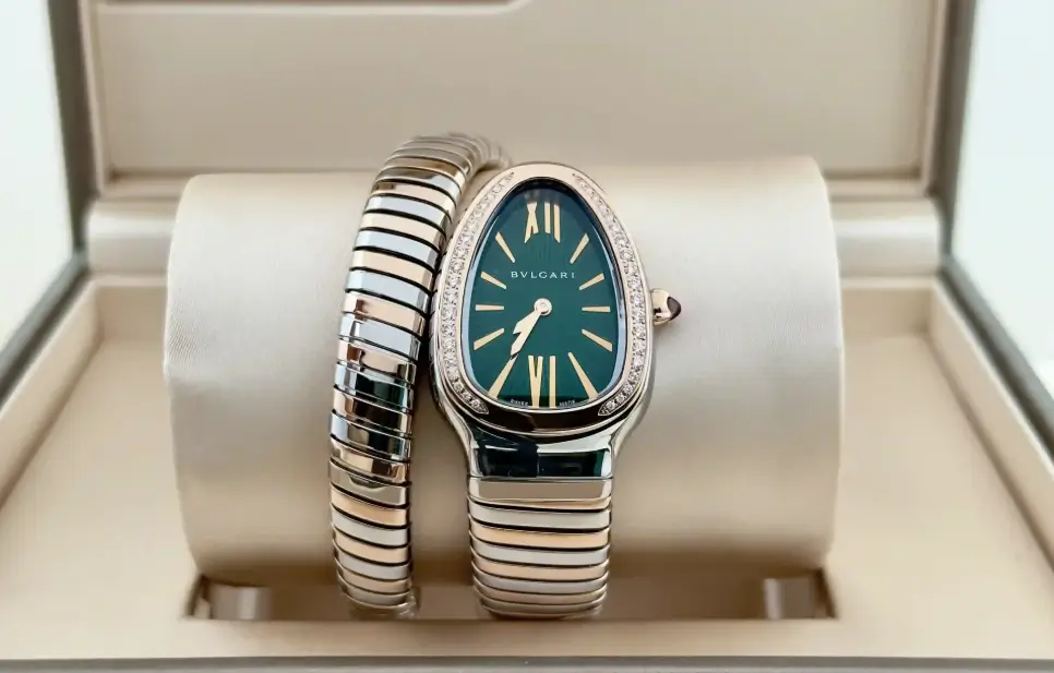 Bvlgari Serpenti 102790 Watch Experience the artistry of the Bvlgari Serpenti 102790, a symbol of luxury and Italian design.